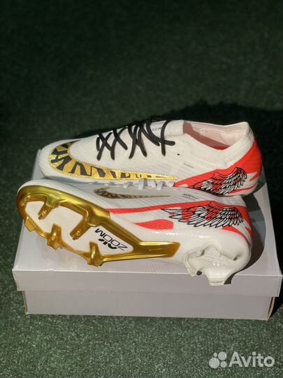 Футбольные бутсы