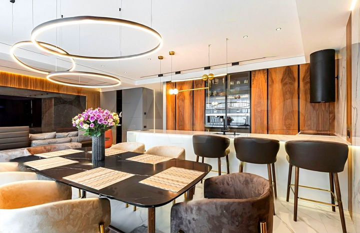 2-к. квартира, 95 м², 22/25 эт.