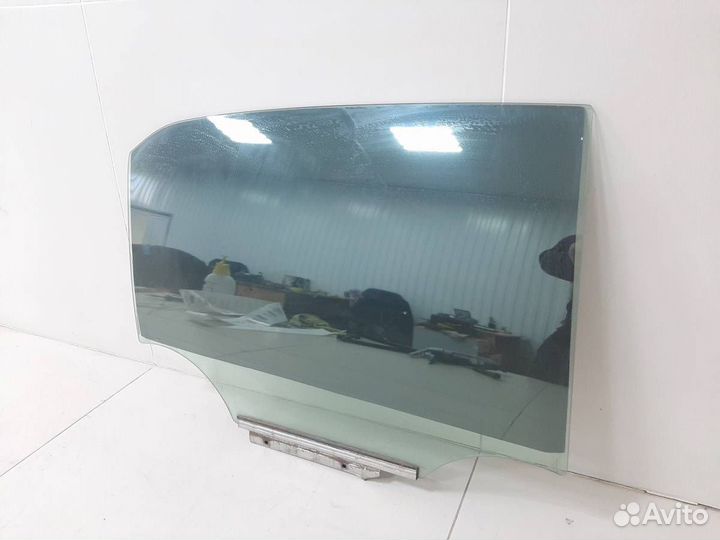 Стекло двери задней правой Toyota Corolla E150 200