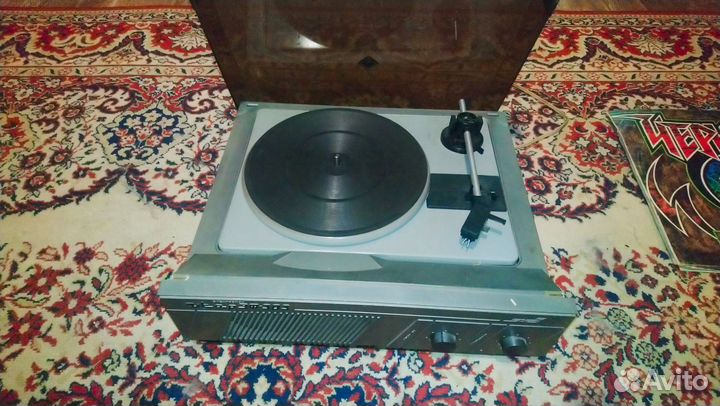 Проигрыватель икар 303