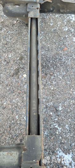 Задняя балка Рено Трафик 2