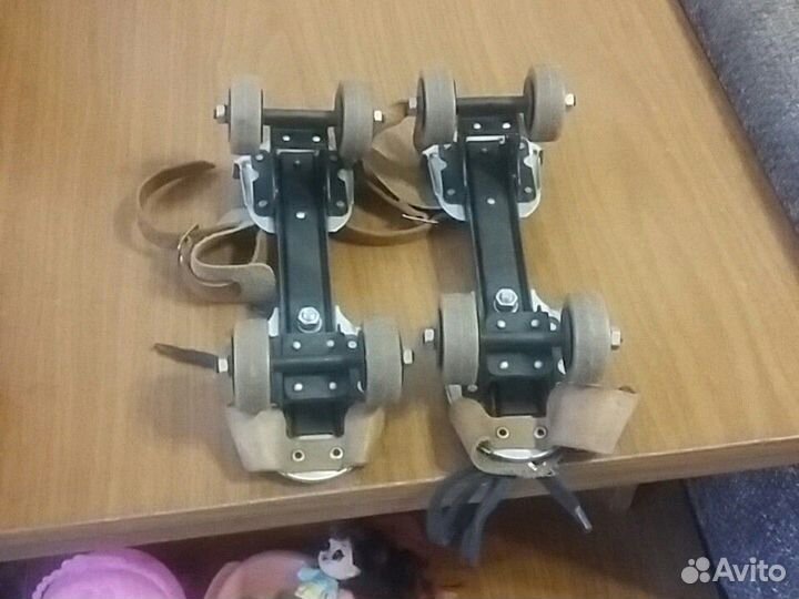 Роликовые коньки (ретро )