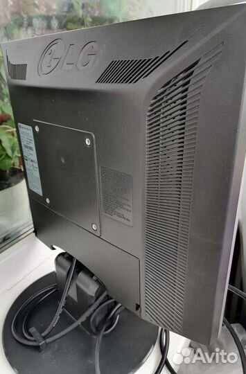 Монитор LG