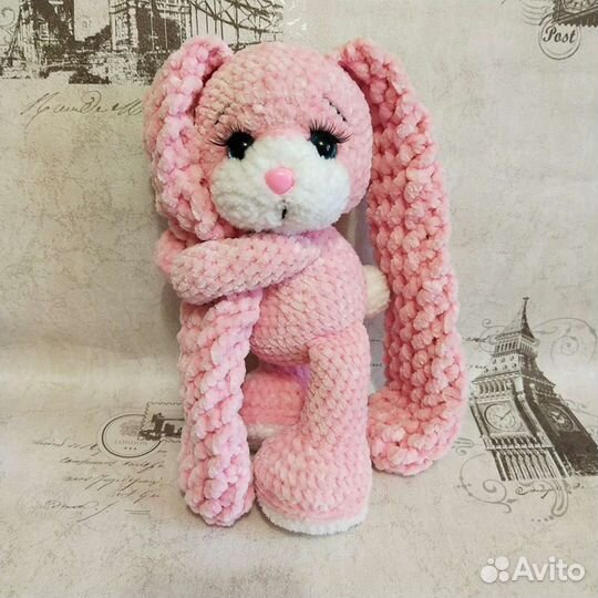 Заяц вязаный плюшевый ручной работы