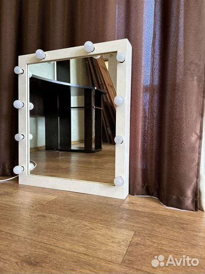 Зеркало Визажиста (с лампочками )