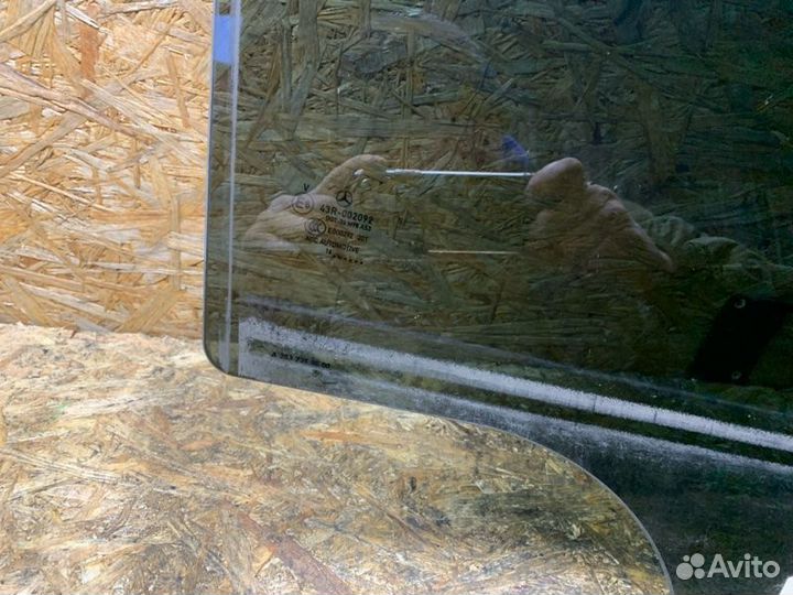 Стекло двери заднее правое Mercedes-Benz Glc-Class