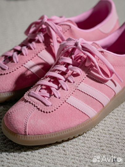 Кроссовки adidas bermuda pink glow розовые