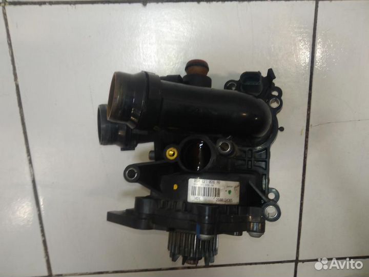 Насос водяной помпа Volkswagen Tiguan 5N1 2007-201
