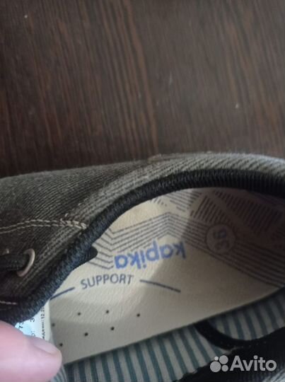 Кроссовки капика 36