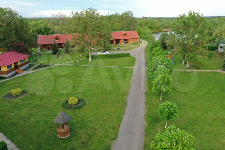 Коттедж 580 м² на участке 3,9 га