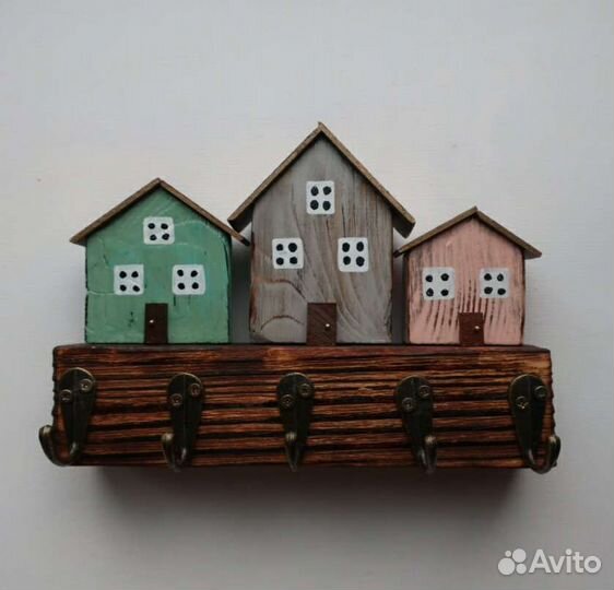 Деревянный декор. Ключница настенная