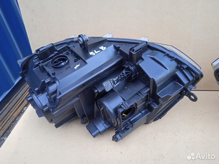 Фара левая Volkswagen Transporter T5 7E5941015C