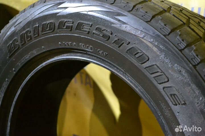 Bridgestone Blizzak DM-V1 235/65 R17