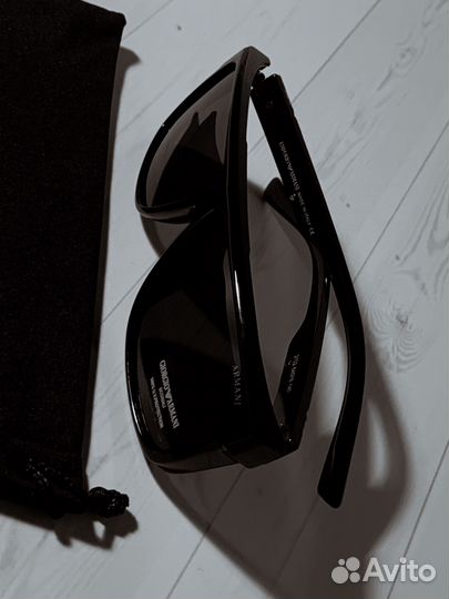 Солнцезащитные очки Armani