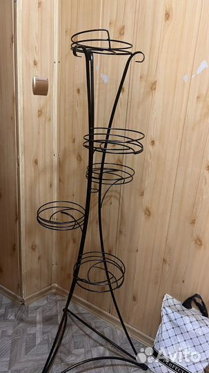 Подставка для цветов напольная металлическая