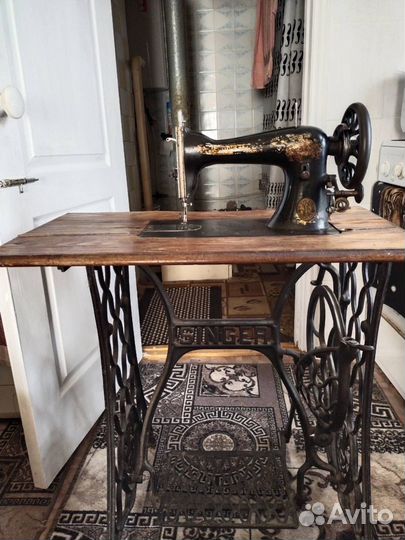 Швейная машина Singer