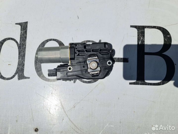 Моторчик шторки панорамной крыши Mercedes W213