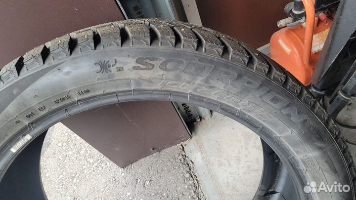 Pirelli Scorpion Ice Zero 2 285/40 R22