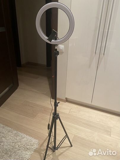 Кольцевая лампа со штативом бу