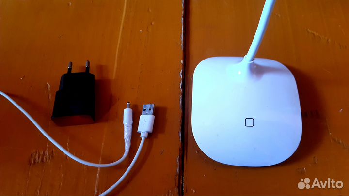 Лампа настольная