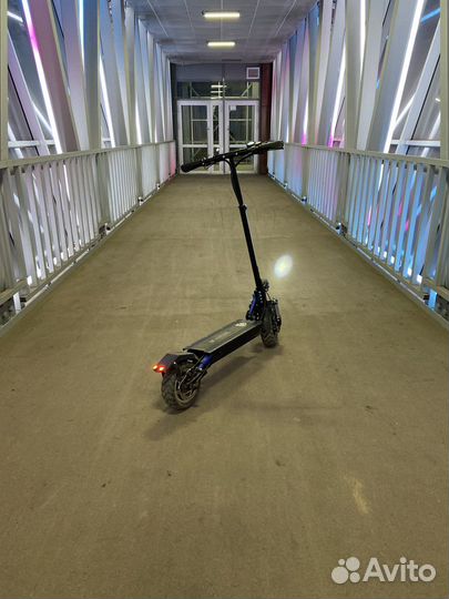 Электросамокат Senator Mustang