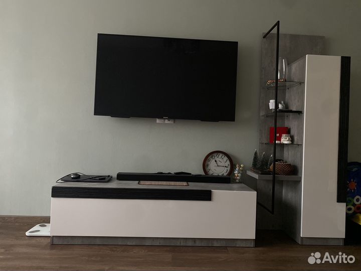 Тумба под тв белый глянец