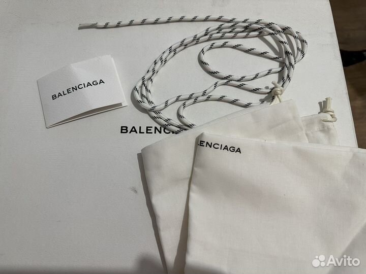 Кроссовки Balenciaga triple s оригинал