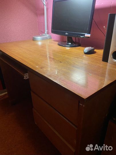 Компьютерный стол