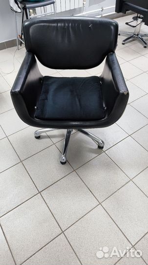 Парикмахерское кресло бу