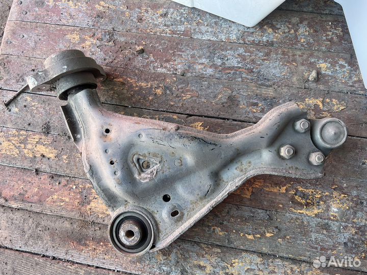 Рычаг Mercedes vito 14-й год