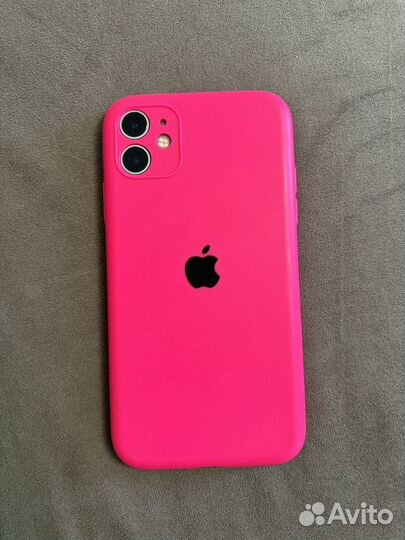 Чехлы для iPhone 11