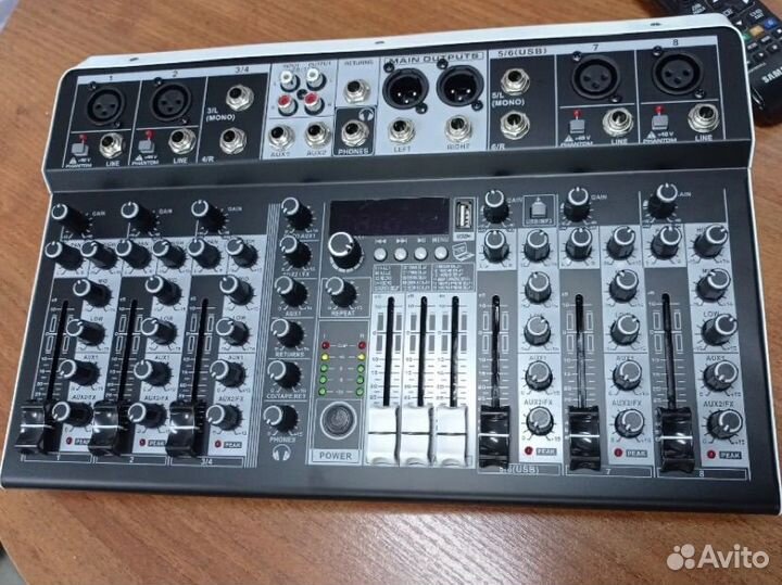 8 канальный Микшерный пульт