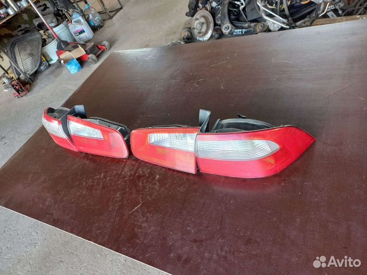 Фонарь внутренний Рено Лагуна II хэтчбек