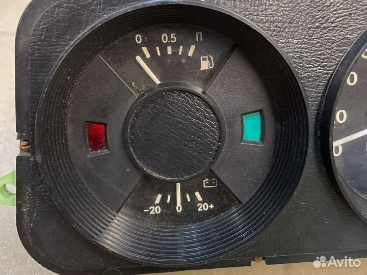 Щиток приборов Москвич 2140