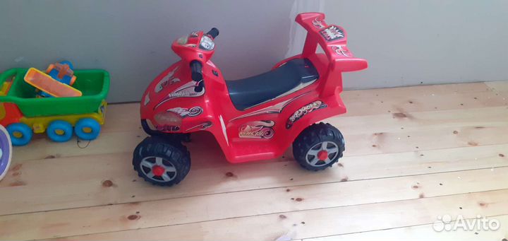 Детский электромобиль