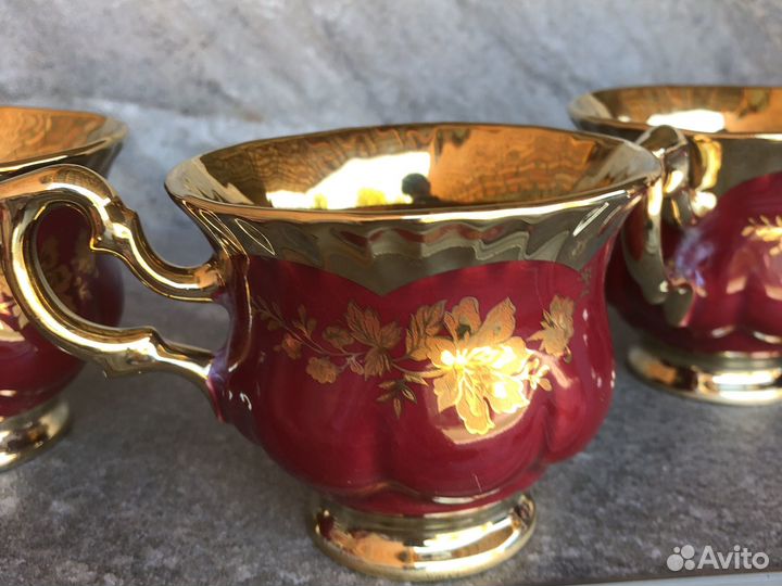 Крушки и и заварочная и сахарница