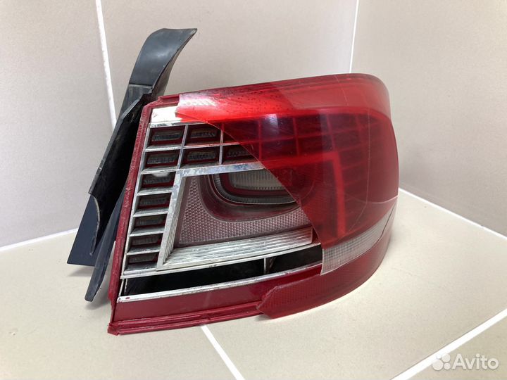 Фонарь правый