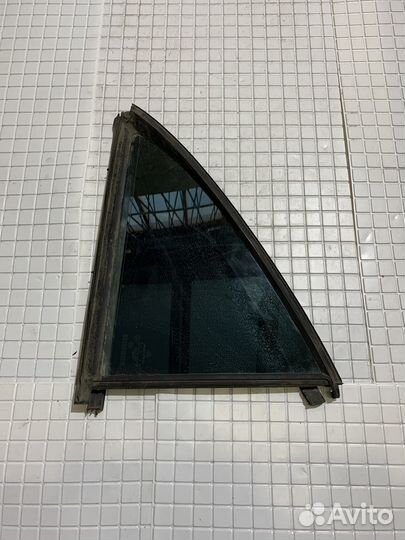 Стекло двери заднее правое Mercedes W221