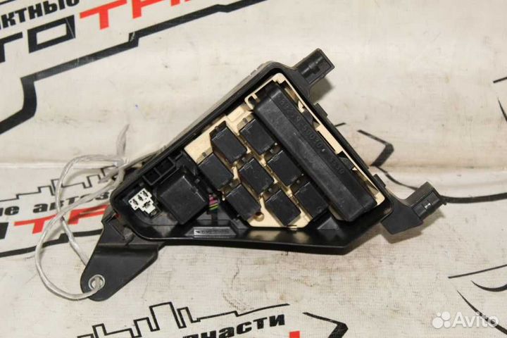 Блок предохранителей toyota lexus celsior LS430 UC