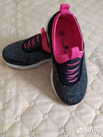 Кроссовки для девочки 25