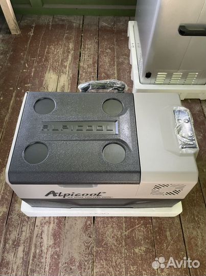 Автохолодильник компресорный alpicool CX30