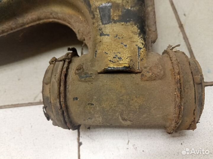 Рычаг передний правый нижний