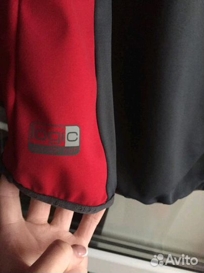Продается тонкий windstopper odlo