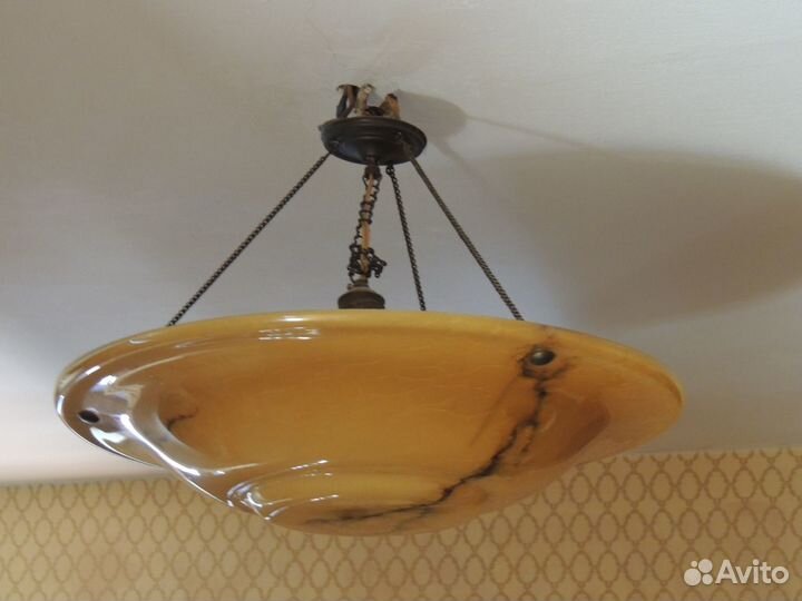 Люстра старинная на цепях. Редкий Плафон из стекла