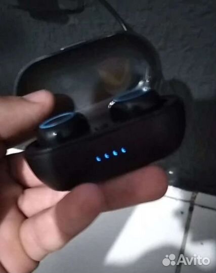 Беспроводные сенсорные наушники новые