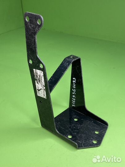 Кронштейн левый противооткатный \MAN 81669360093