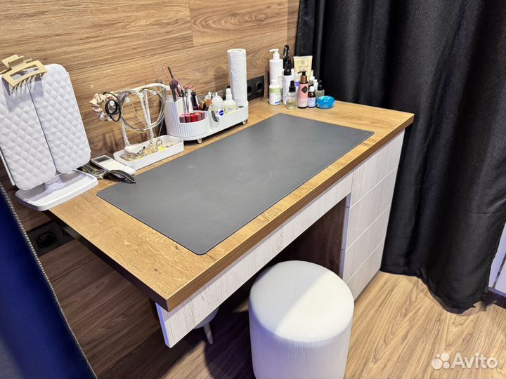 Стол для маникюра, работы, учебы