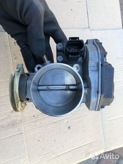 Дроссельная заслонка на Audi A6 C5 2.4