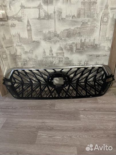 Решетка радиатора Toyota Land Cruiser 200 TRD