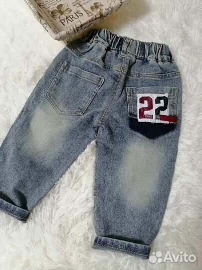Джинсы-бананы на мальчика новые на 98/104 см